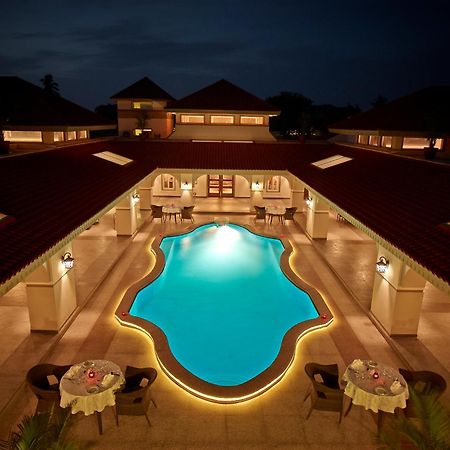Neonz Resort & Club Anand Exterior photo