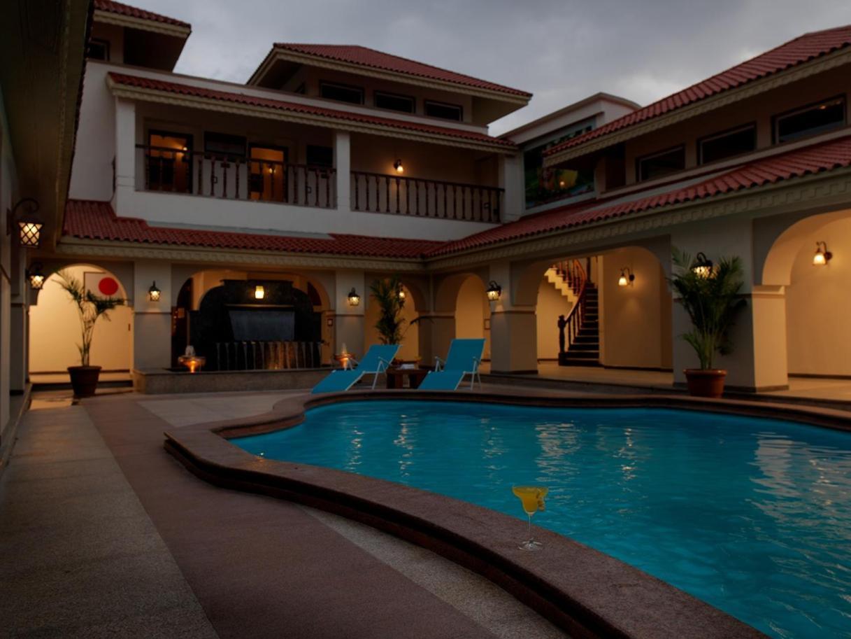 Neonz Resort & Club Anand Exterior photo
