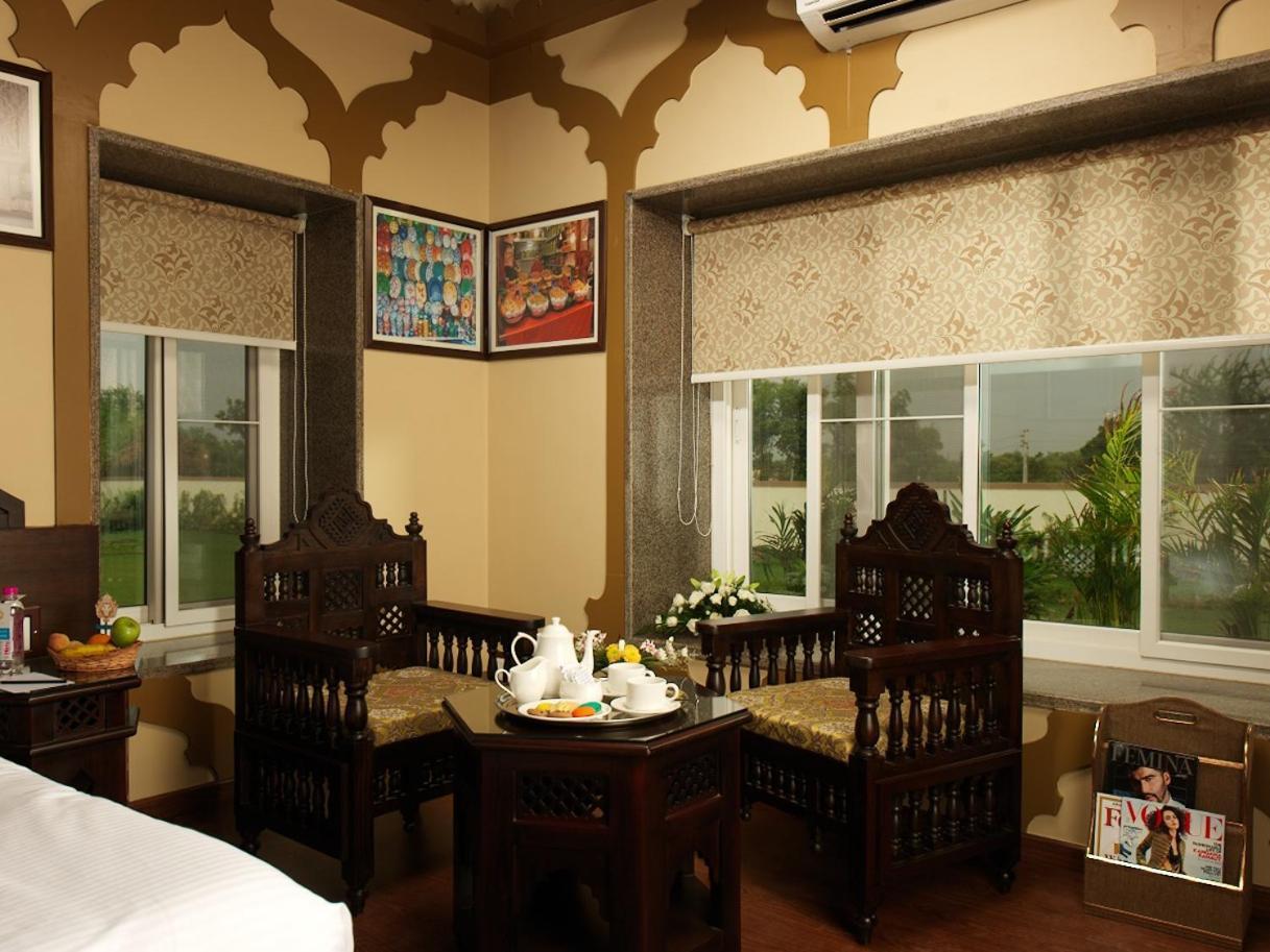 Neonz Resort & Club Anand Exterior photo