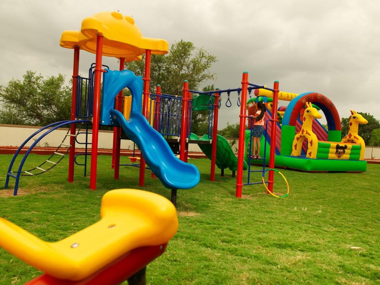 Neonz Resort & Club Anand Exterior photo