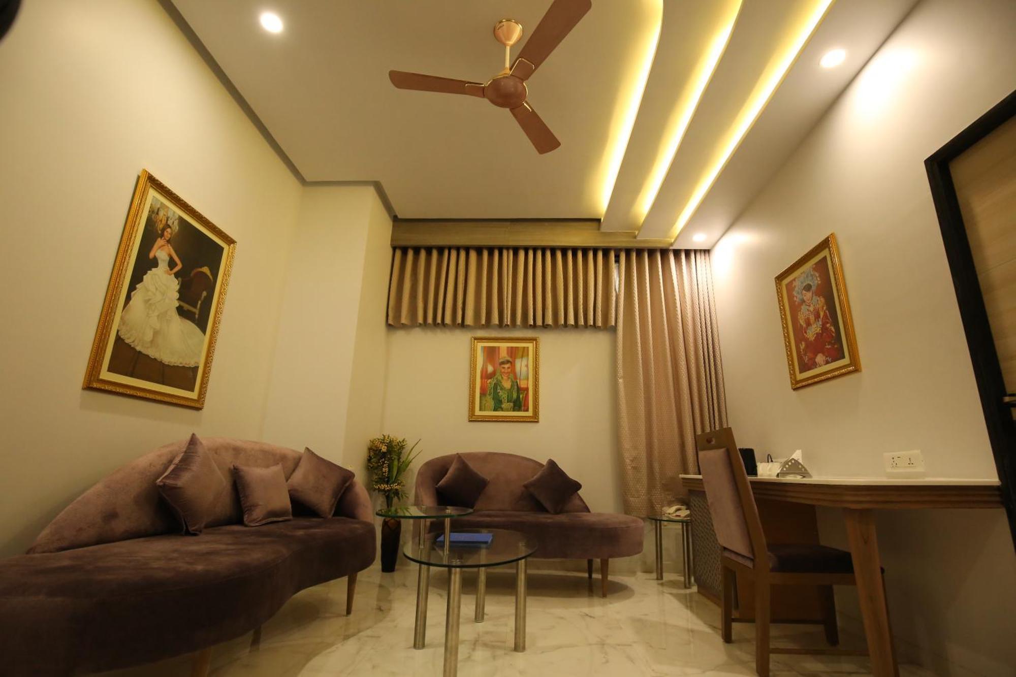Neonz Resort & Club Anand Exterior photo